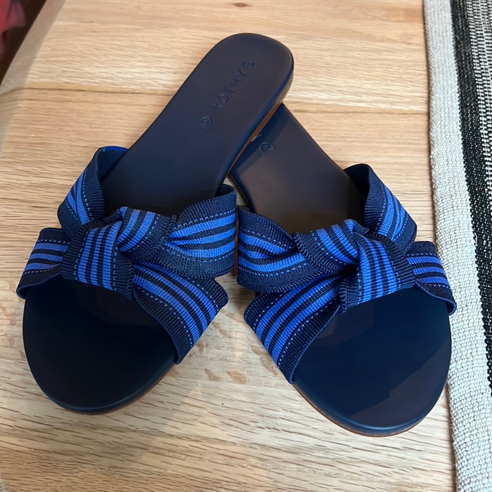 Rothy’s bow sandals- Navy, size 8.5